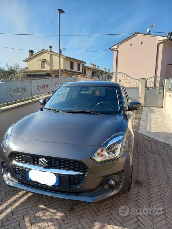 Grigio Usata 2022 Suzuki Swift Due volumi | 15.500 € (Buon prezzo) - Immagine 1/4