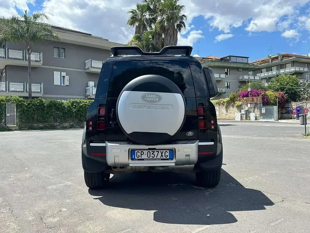 Usata Land Rover Defender S 200 CV (147 kW) 2023 Nero SUV