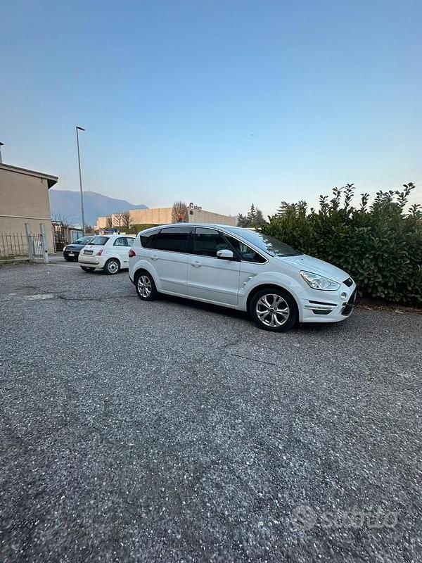 Usata Ford S-MAX Titanium 2012 Monovolume