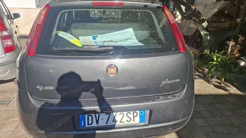 Usata Fiat Grande Punto Dynamic 77 CV (56 kW) 2009 Utilitaria