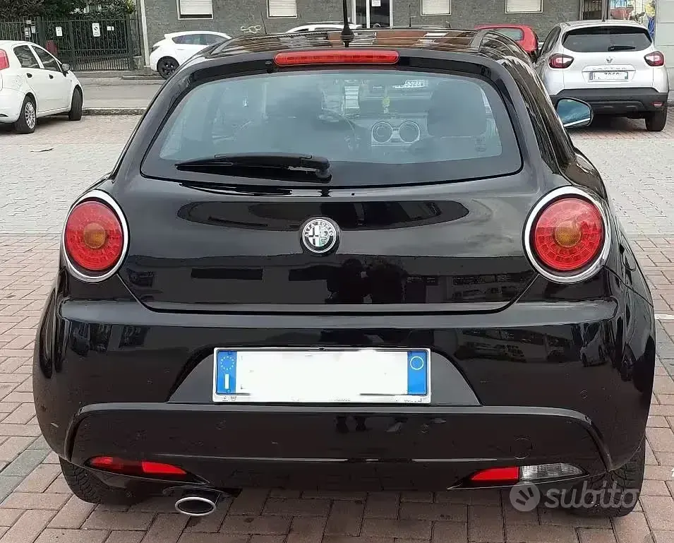 Usata Alfa Romeo MiTo Distinctive 105 CV (77 kW) 2012 Nero Utilitaria
