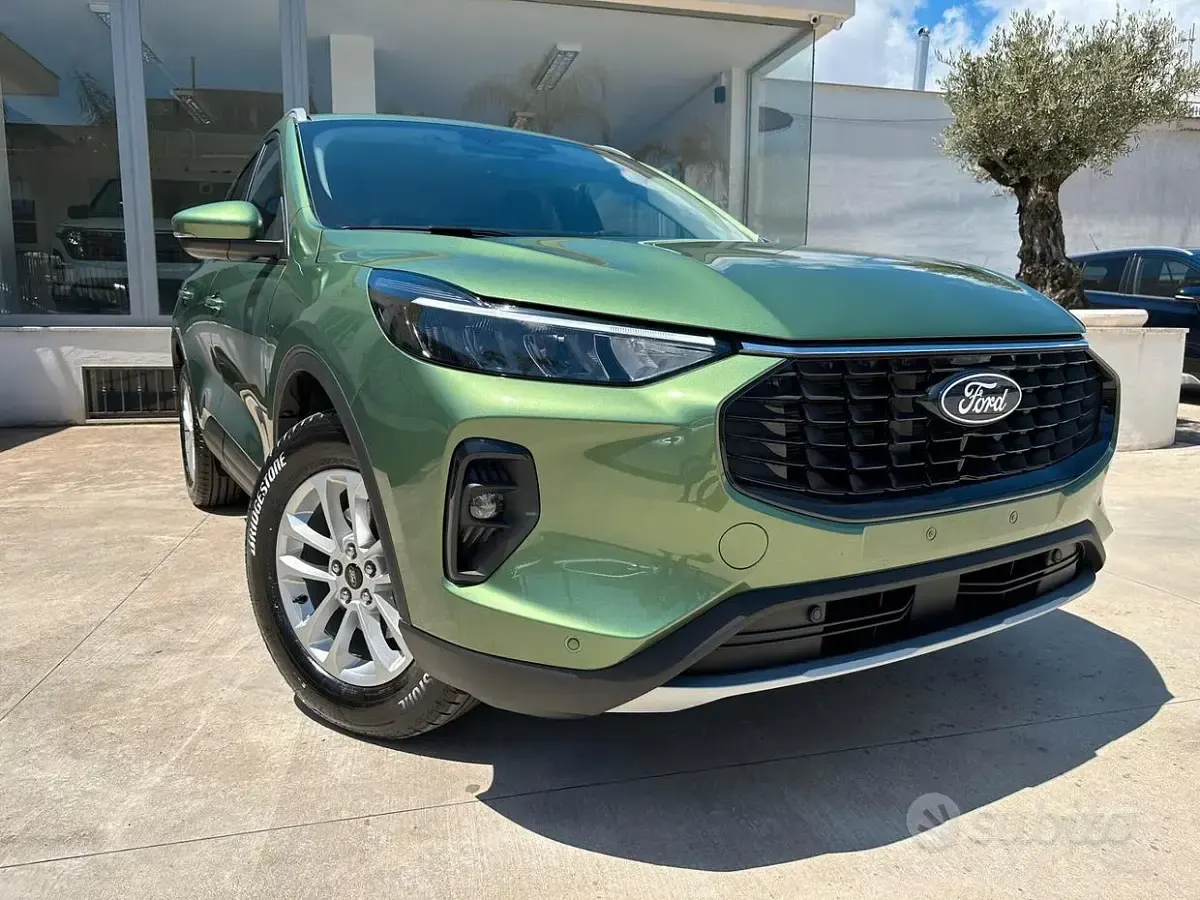 Nuova Ford Kuga Titanium 151 CV (111 kW) 2026 Verde SUV