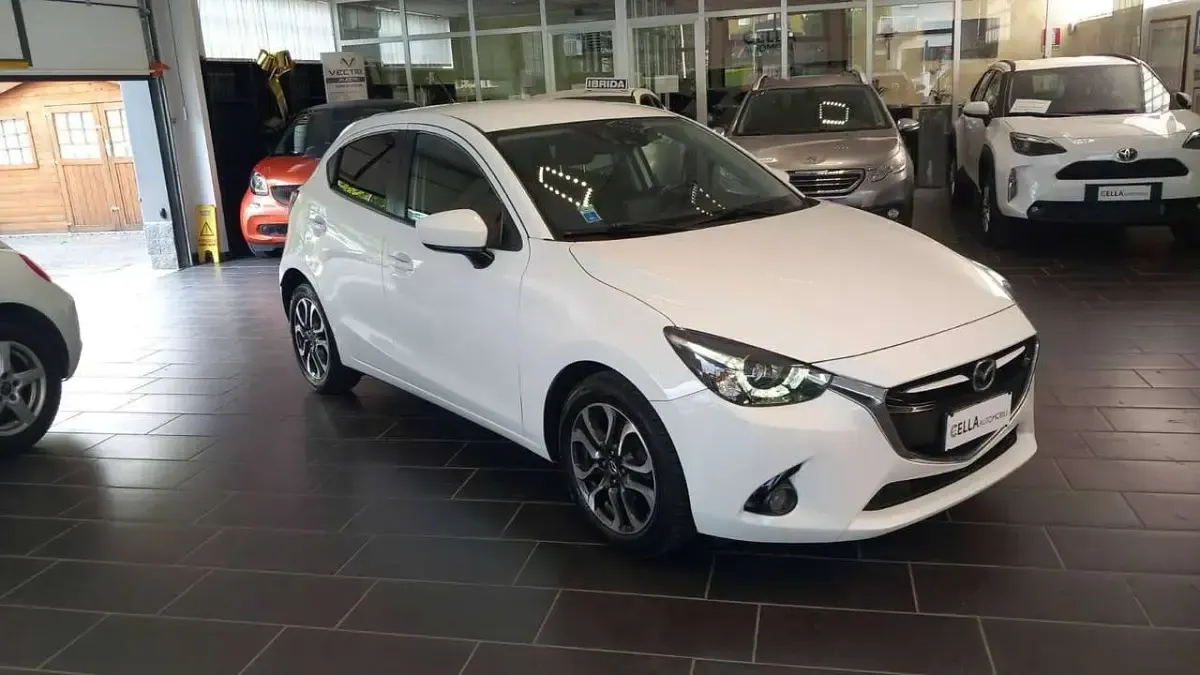 Usata Mazda 2 Exceed 90 CV (66 kW) 2017 Bianco Utilitaria