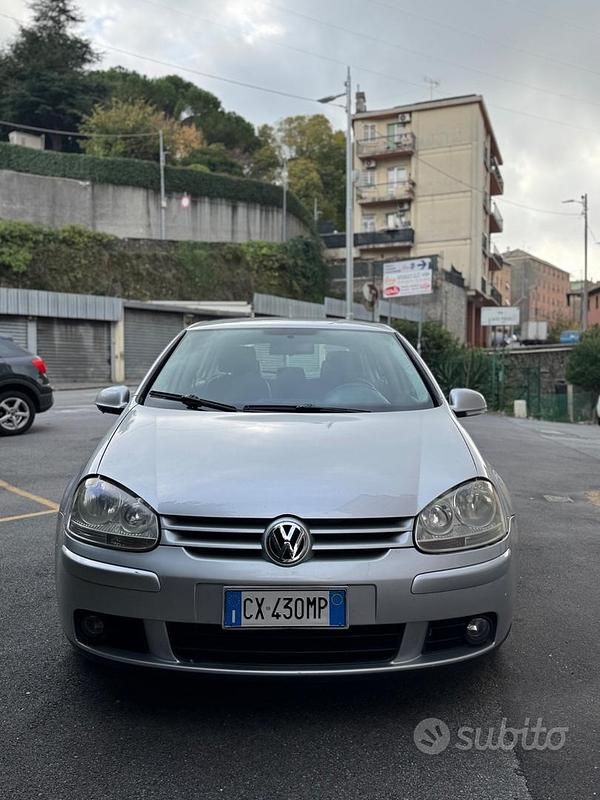 Grigio Usata 2005 VW Golf IV Sportline Tre volumi | 3800 € (Cara) - Immagine 1/4