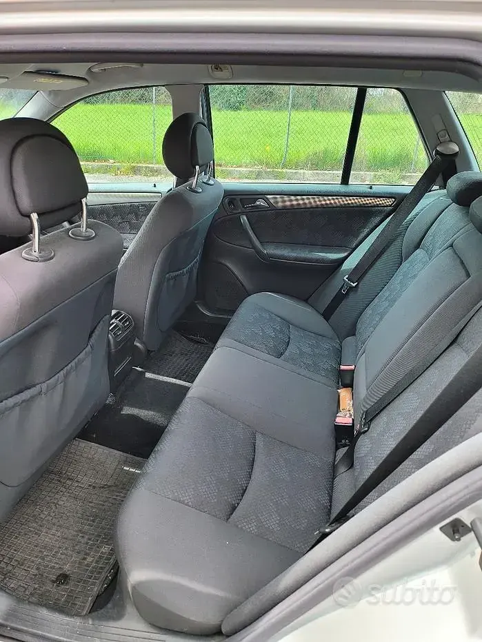 Usata Mercedes C220 Avantgarde 122 CV (89 kW) 2003 Grigio Station wagon