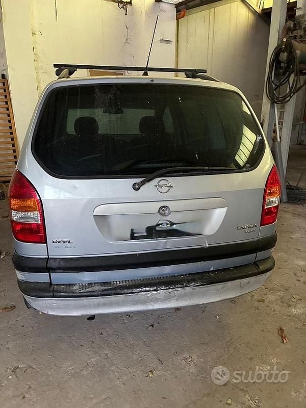 Usata Opel Zafira 2000 Grigio Monovolume