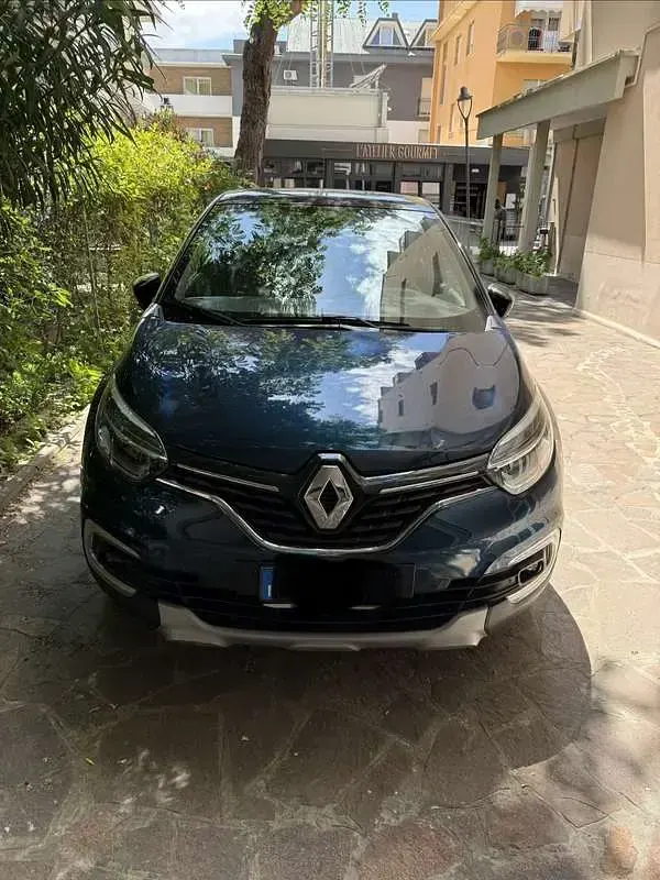 Usata Renault Captur 90 CV (66 kW) 2019 Blu SUV