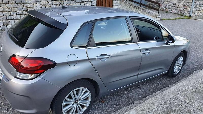 Usata Citroën C4 Feel 99 CV (72 kW) 2016 Argento Berlina