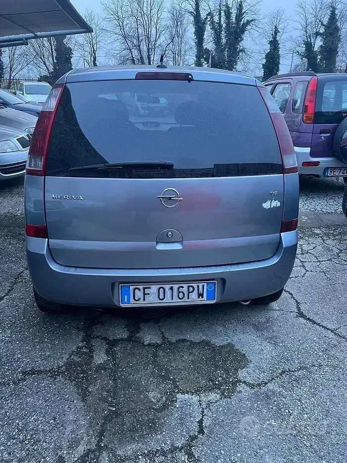 Usata Opel Meriva Cosmo 101 CV (74 kW) 2003 Grigio Monovolume