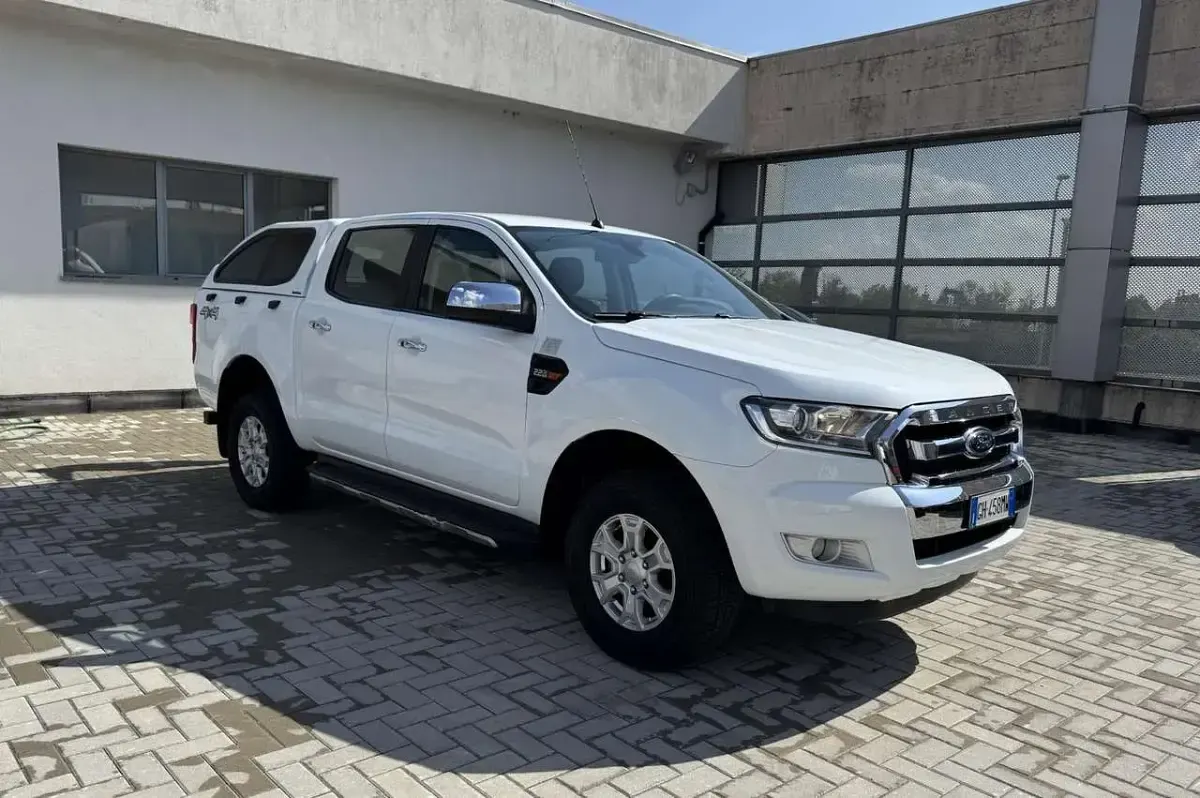 Usata Ford Ranger XLT 160 CV (117 kW) 2022 Bianco Pick-up