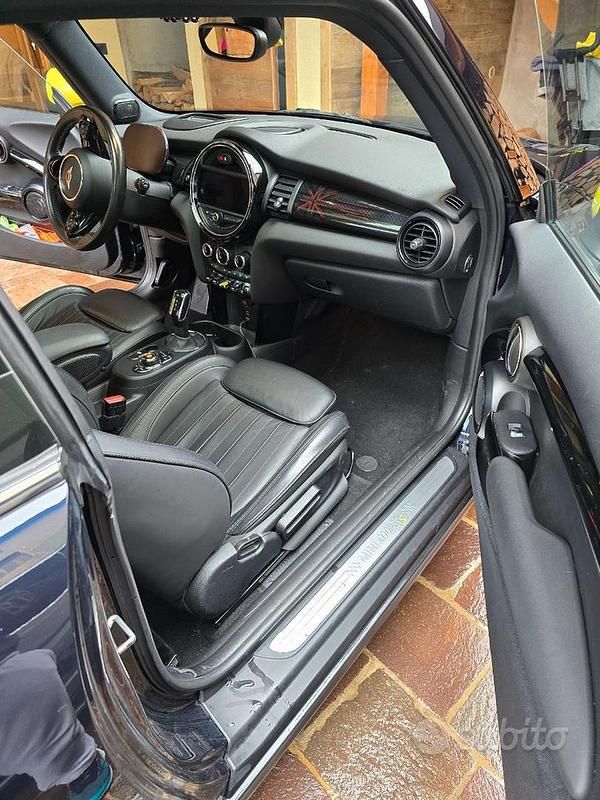 Usata Mini Cooper SE 135 kW (184 CV) 2020 Nero Utilitaria
