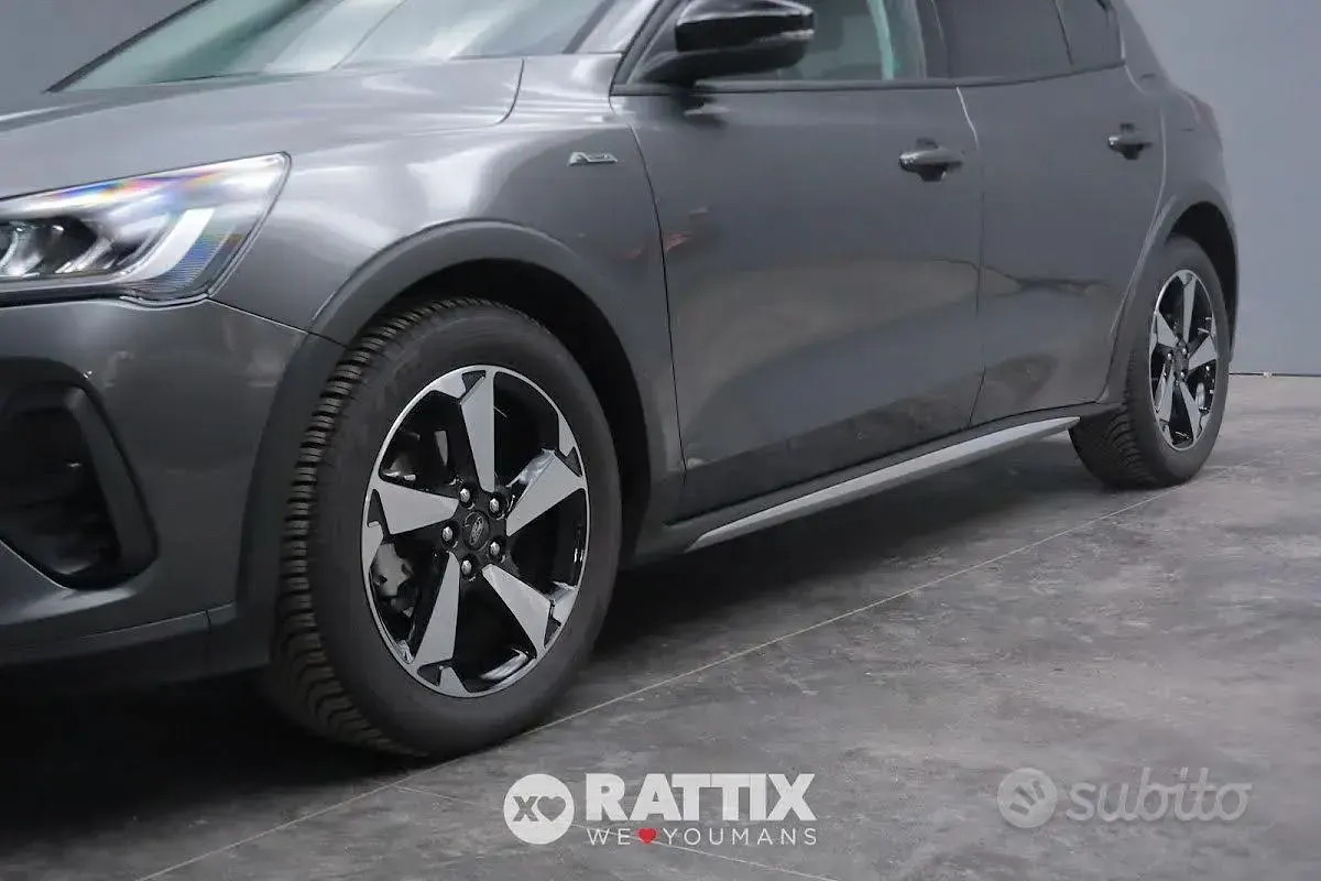 Usata Ford Focus Active X 120 CV (88 kW) 2024 Grigio magnetico SUV