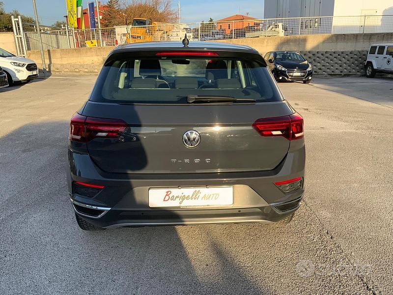 Usata VW T-Roc Advance 116 CV (85 kW) 2019 Grigio SUV