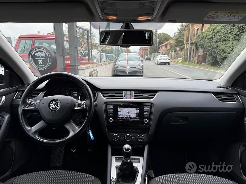 Usata Skoda Octavia 105 CV (77 kW) 2015 Nero Utilitaria