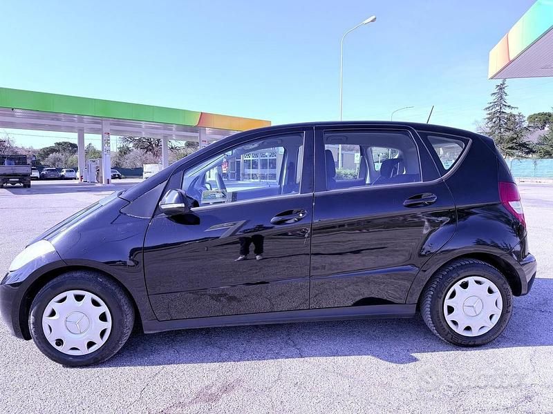 Usata Mercedes A180 Avantgarde 108 CV (79 kW) 2010 Nero Berlina
