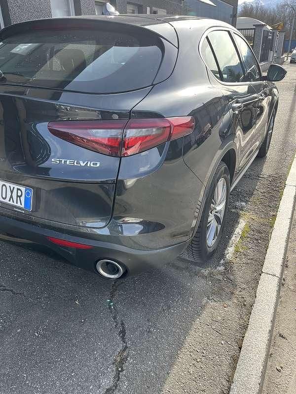Usata Alfa Romeo Stelvio Executive 209 CV (153 kW) 2017 SUV