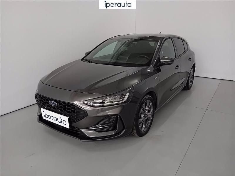 Grigio s. Usata 2022 Ford Focus ST-Line Berlina | 18.000 € (Buon prezzo) - Immagine 1/4