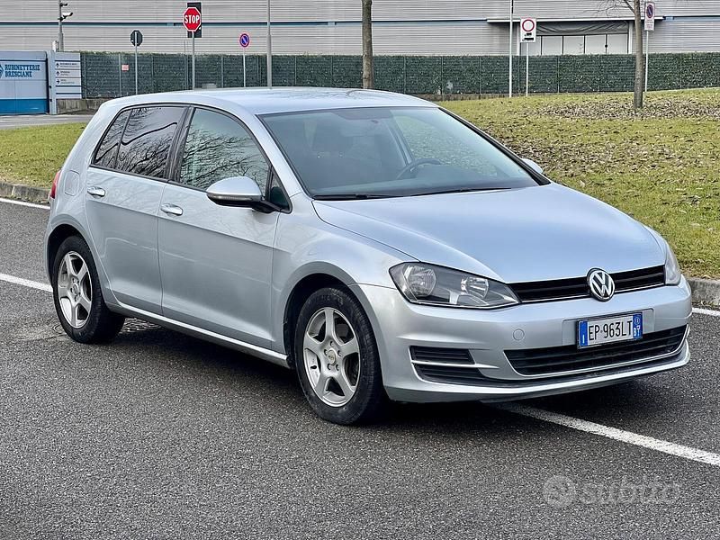 Usata VW Golf VII Comfortline 105 CV (77 kW) 2013 Grigio Berlina
