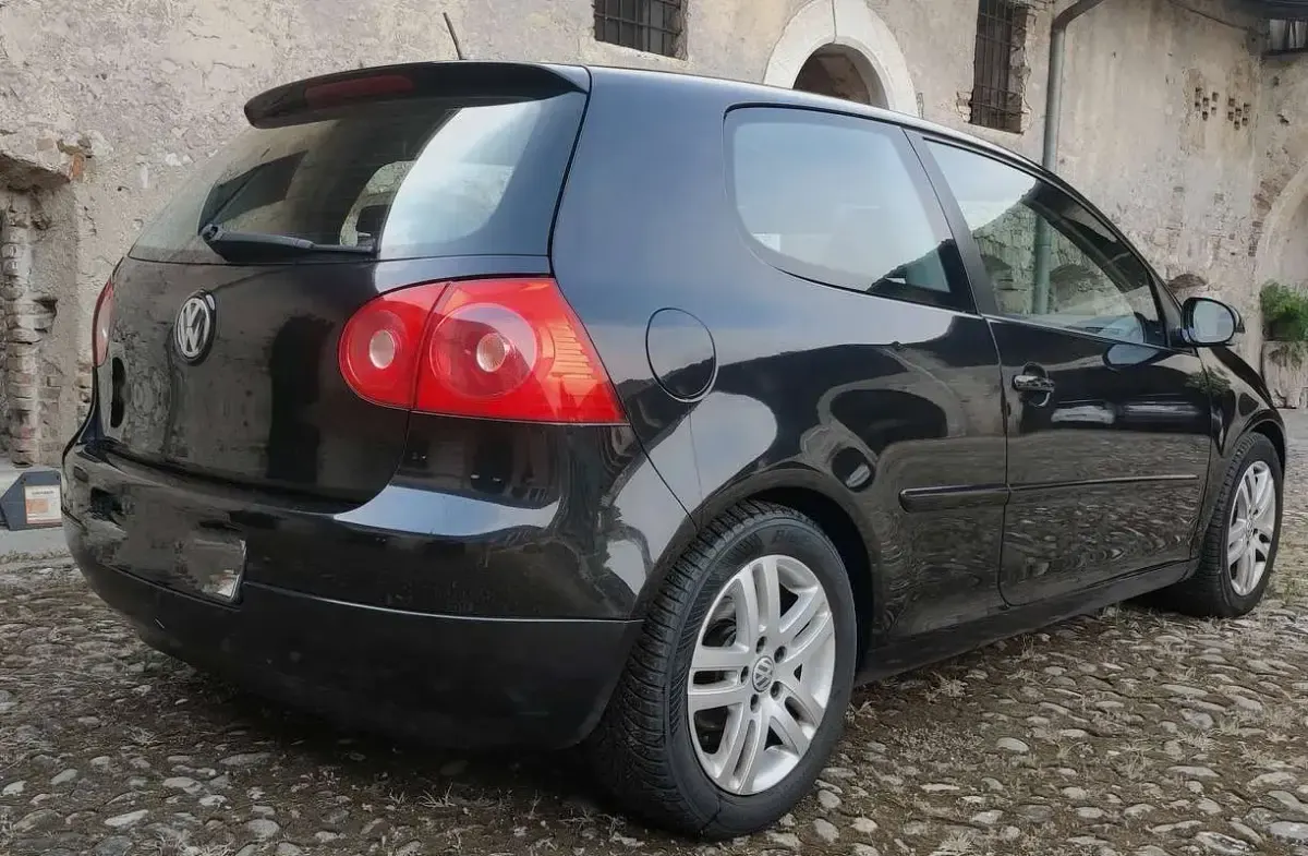 Usata VW Golf V United 102 CV (75 kW) 2007 Nero Berlina