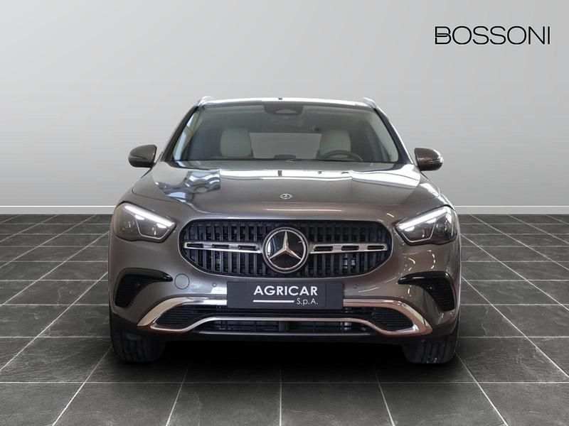 Nuova Mercedes GLA180 Advanced 116 CV (85 kW) 2025 Grigio SUV