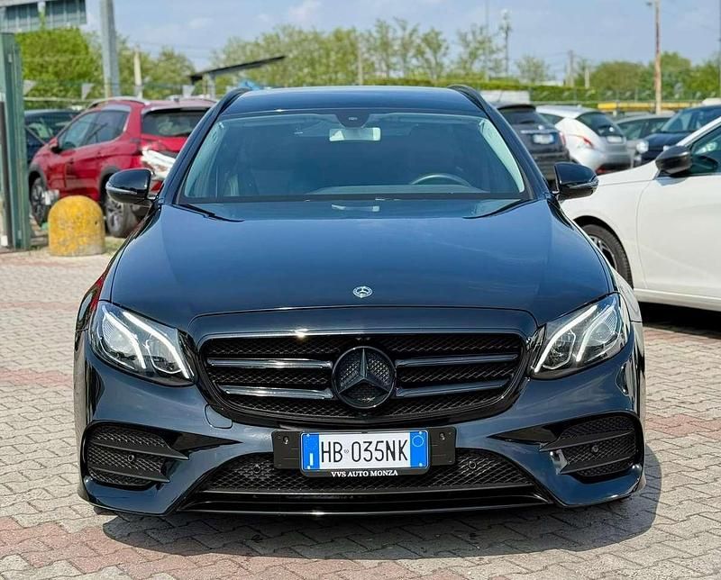 Usata Mercedes E220 Premium Plus 194 CV (142 kW) 2019 Nero Station wagon
