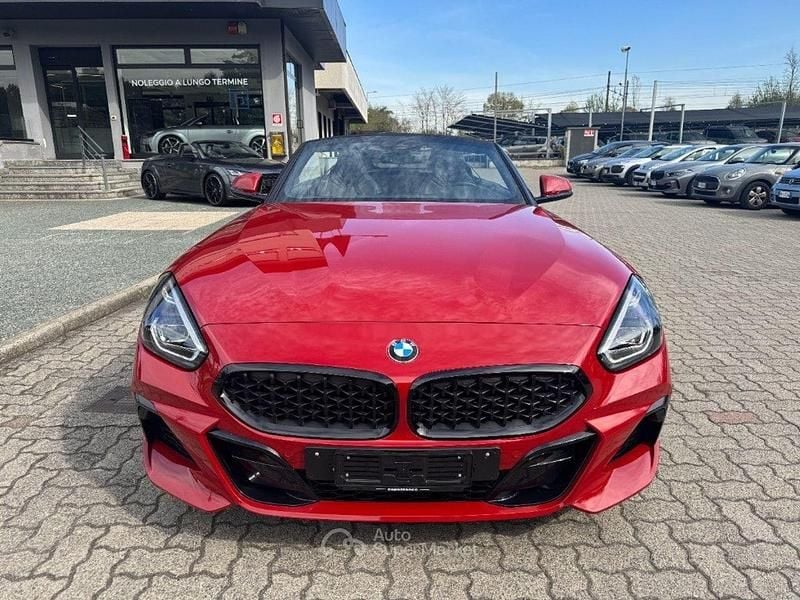 Begagnad BMW Z4 M Sport 197 HK (144 kW) 2023 Röd Cab