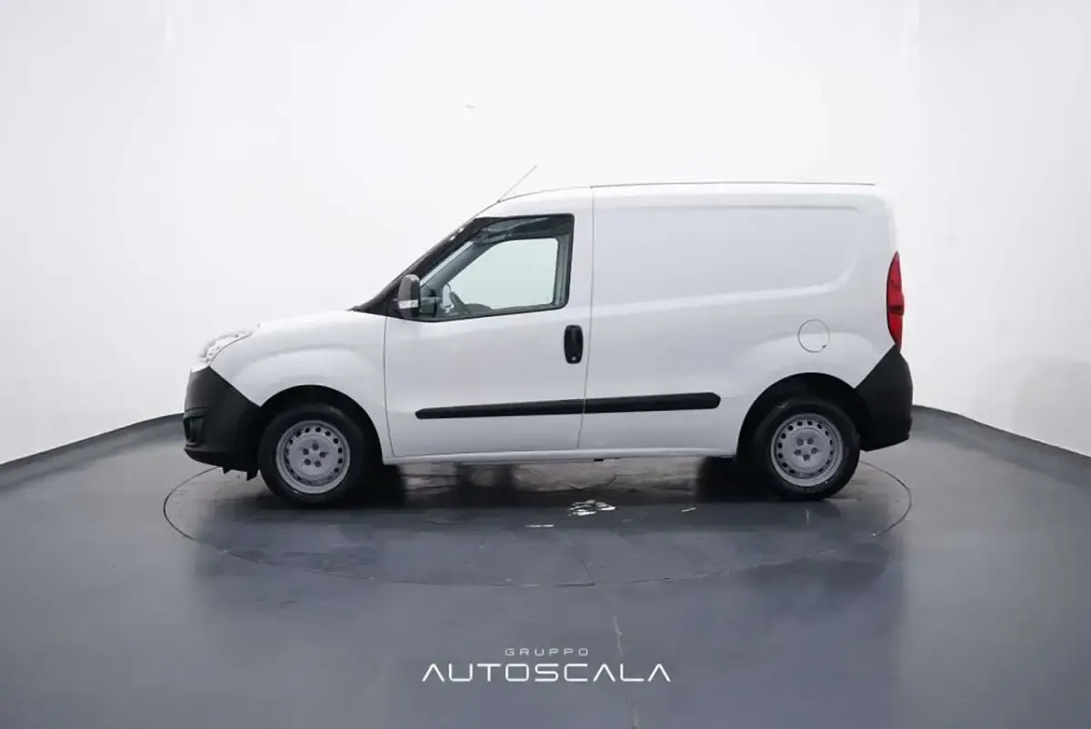 Usata Opel Combo 95 CV (69 kW) 2018 Bianco Monovolume