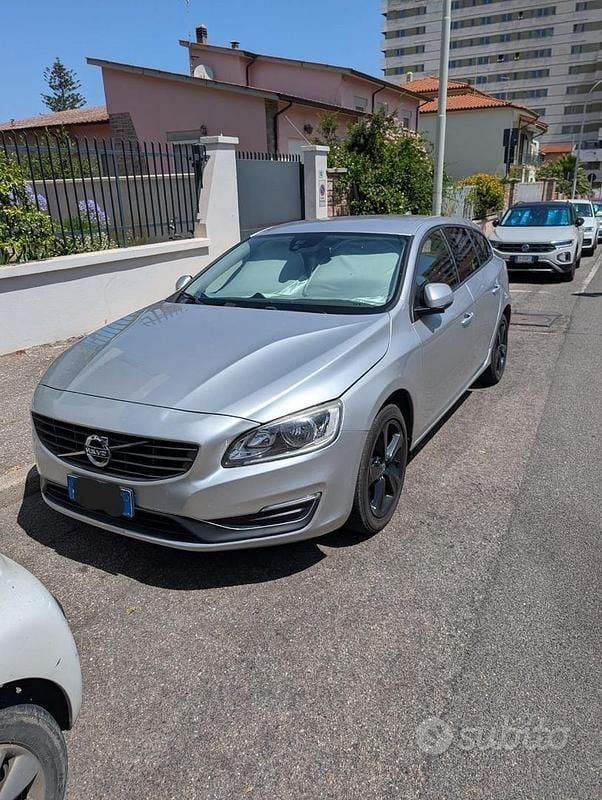 Usata Volvo V60 Kinetic 120 CV (88 kW) 2016 Grigio Station wagon