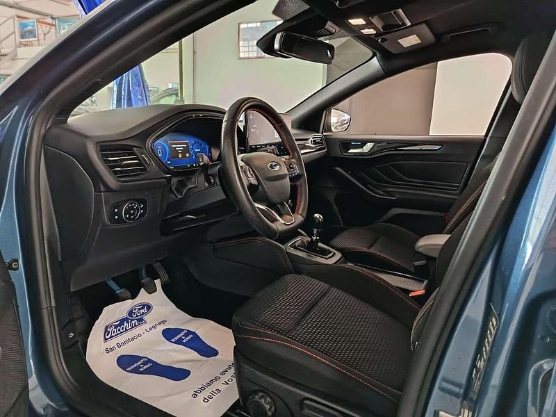 Usata Ford Focus ST-Line X 125 CV (91 kW) 2022 Blu/azzurro Berlina