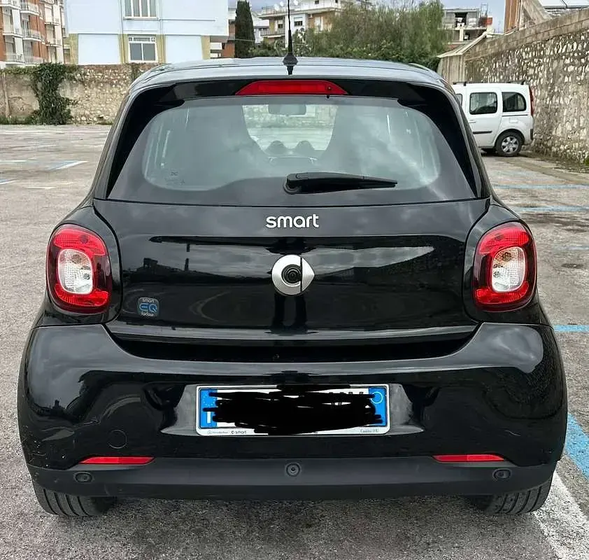 Begagnad Smart ForFour Electric Drive Pulse 41 kW (56 HK) 2021 Svart Halvkombi