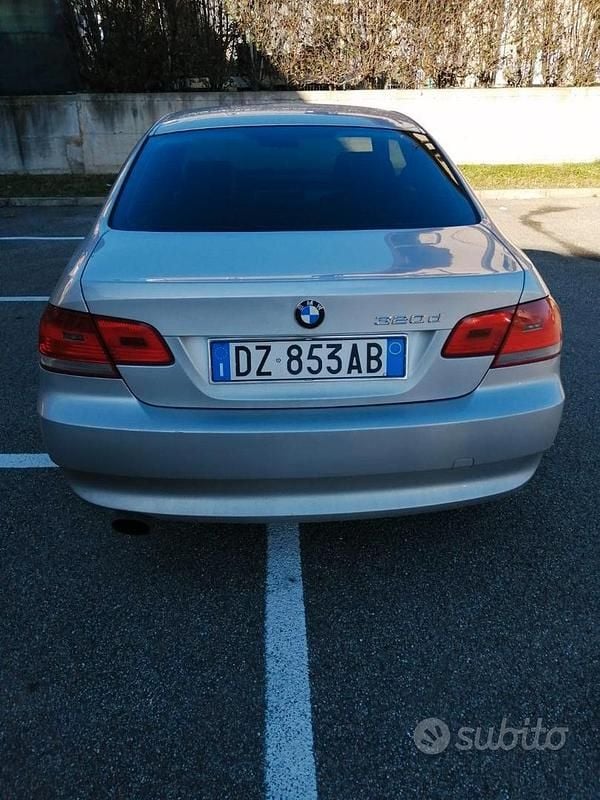 Usata BMW 320 M Sport 177 CV (130 kW) 2009 Grigio Coupé