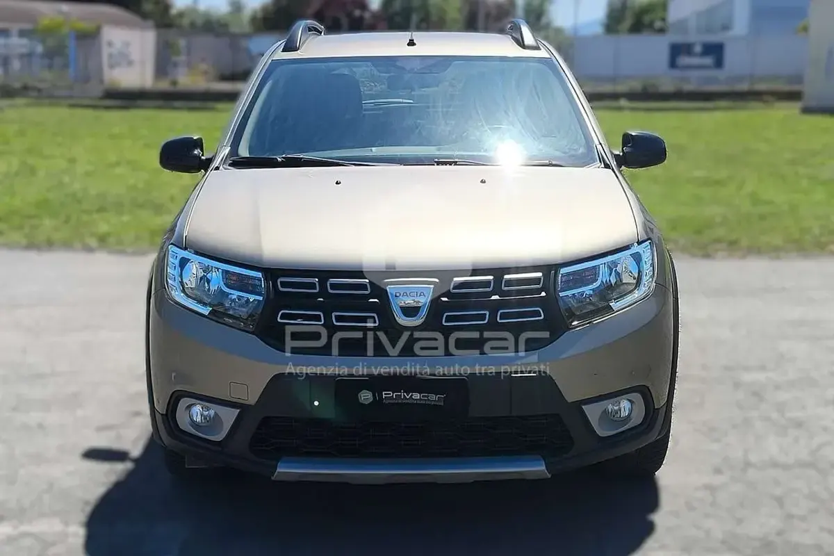 Usata Dacia Sandero Stepway 90 CV (66 kW) 2018 Giallo Berlina