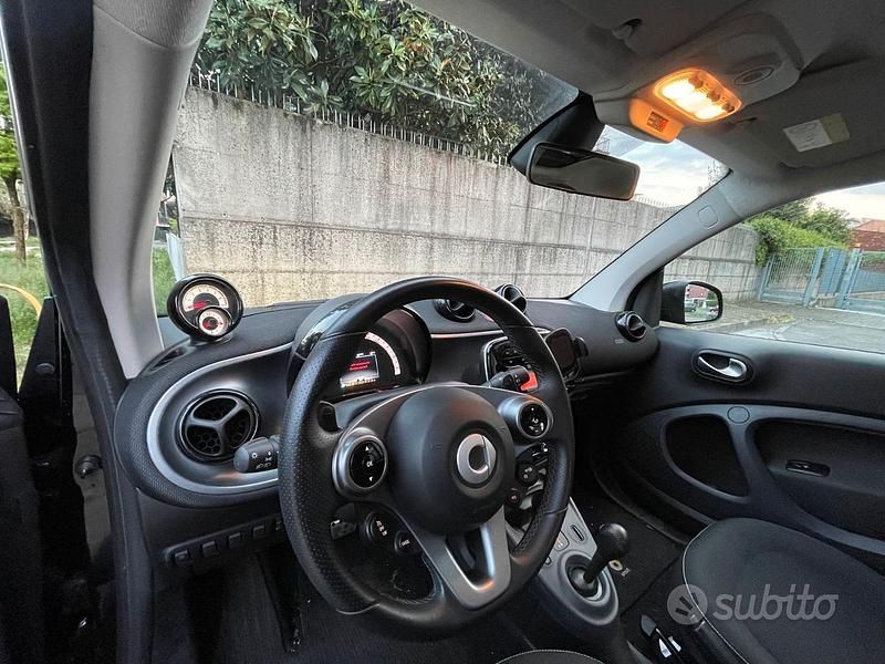 Usata Smart ForTwo Coupé Superpassion 90 CV (66 kW) 2019 Nero Utilitaria