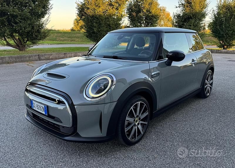 Grigio Usata 2022 Mini Cooper SE Due volumi | 16.990 € (Ottimo prezzo) - Immagine 1/4