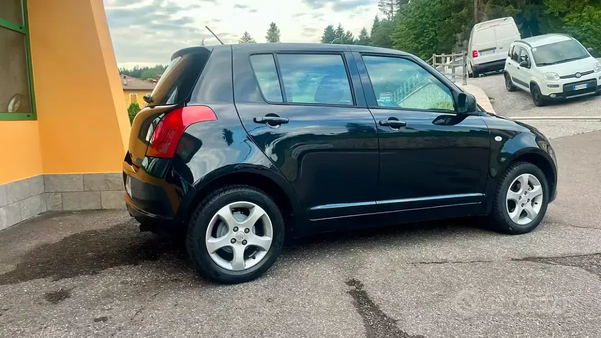 Usata Suzuki Swift 92 CV (67 kW) 2008 Nero Utilitaria