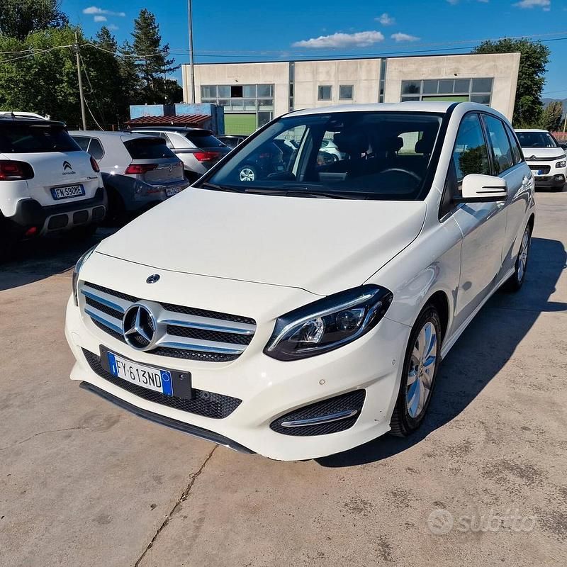 Usata Mercedes B180 116 CV (85 kW) 2019 Bianco Monovolume