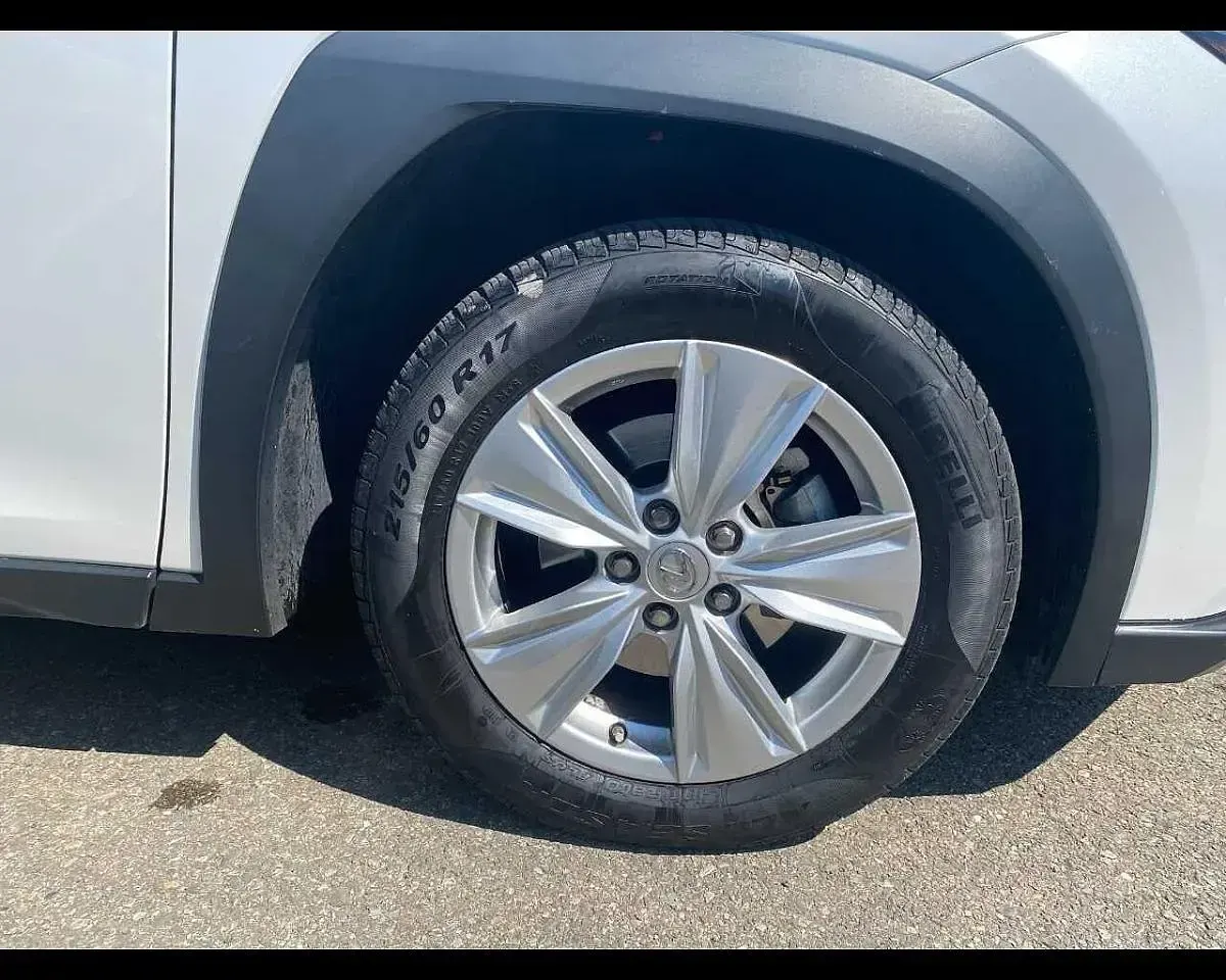 Usata Lexus UX 250h Business Edition 145 CV (106 kW) 2021 Bianco SUV