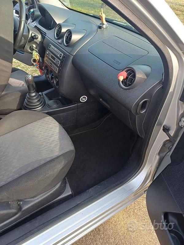 Usata Ford Fiesta 2004 Utilitaria
