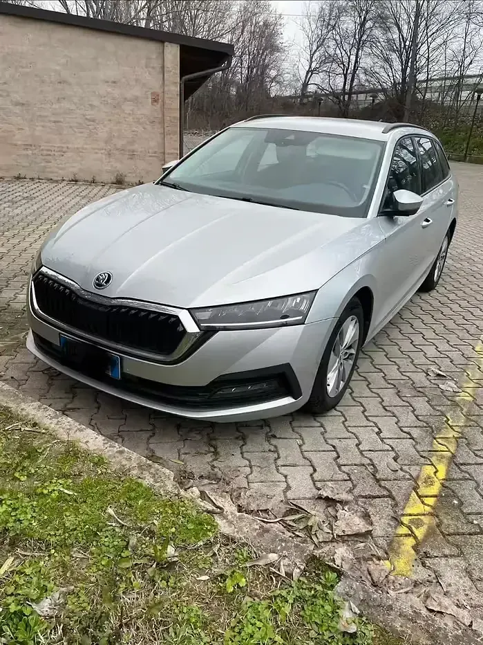 Usata Skoda Octavia 2021 Grigio Station wagon