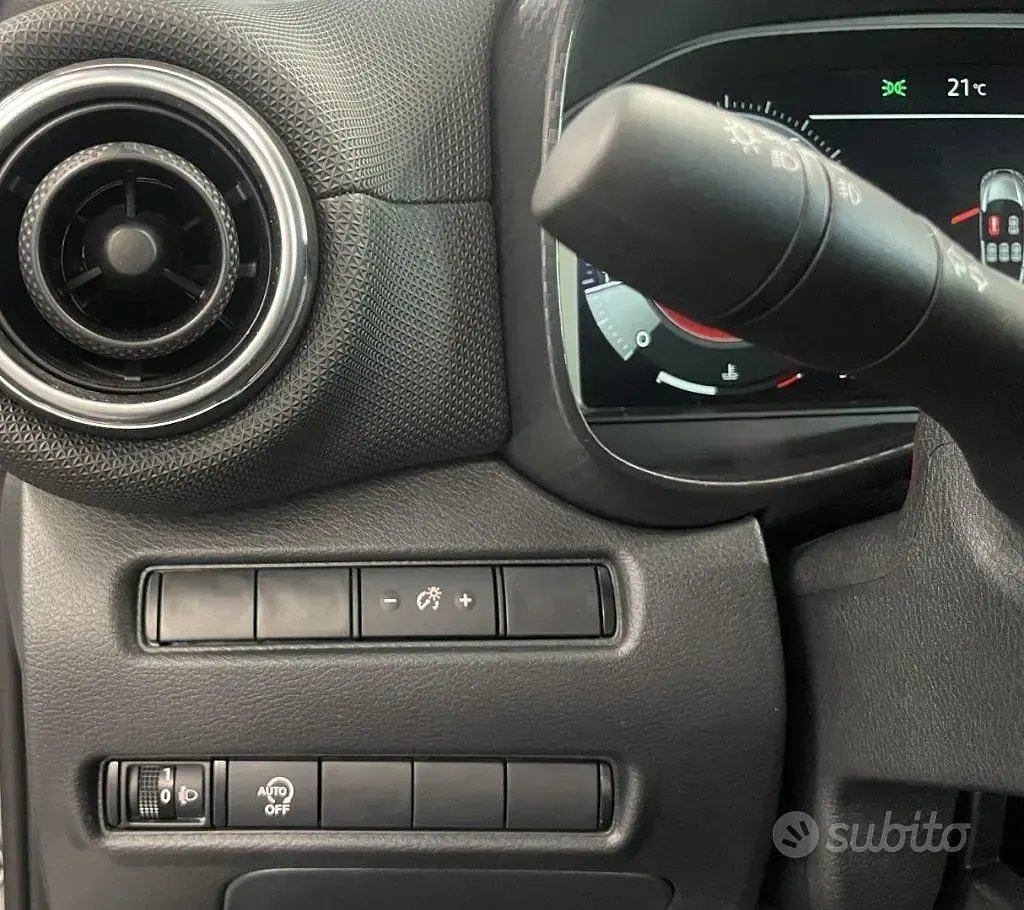 Usata Nissan Juke N-Connecta 114 CV (83 kW) 2025 Grigio SUV