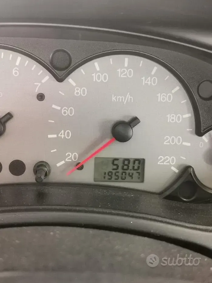 Usata Ford Focus 90 CV (66 kW) 2000 Grigio Station wagon