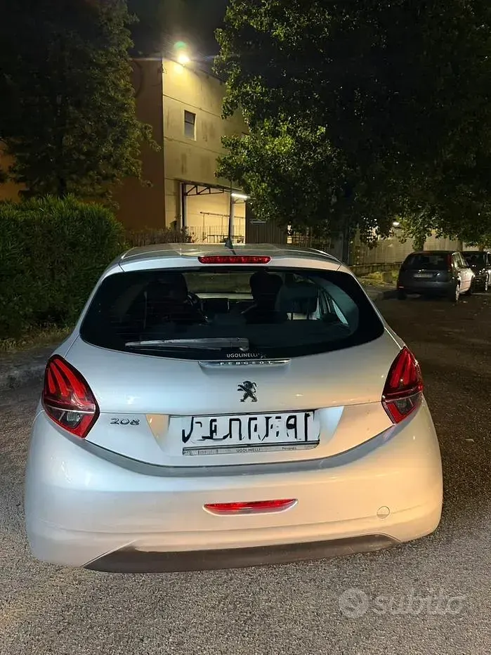 Usata Peugeot 208 75 CV (55 kW) 2019 Grigio Utilitaria