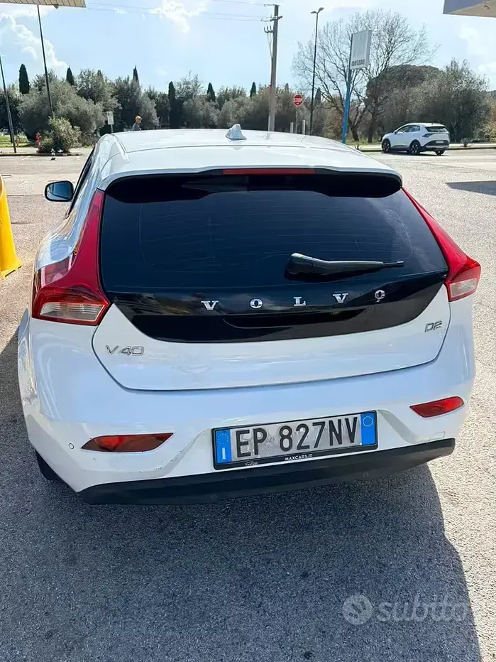 Usata Volvo V40 115 CV (84 kW) 2013 Bianco Berlina
