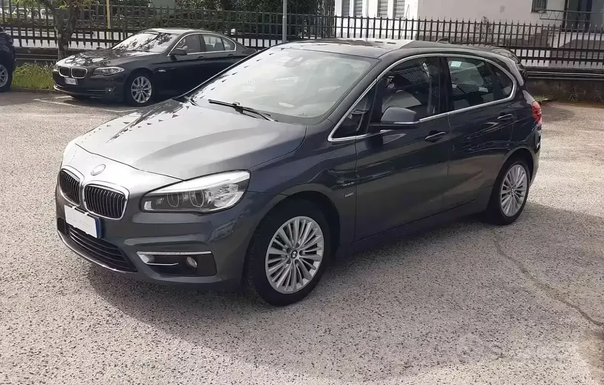Usata BMW 216 Active Tourer Luxury Line 116 CV (85 kW) 2016 Grigio Monovolume