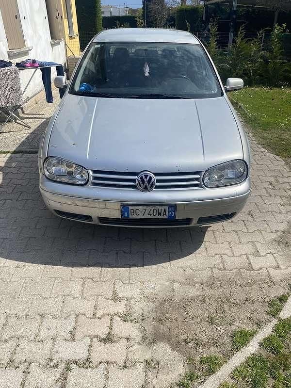 Usata VW Golf IV Highline 110 CV (80 kW) 2000 Berlina