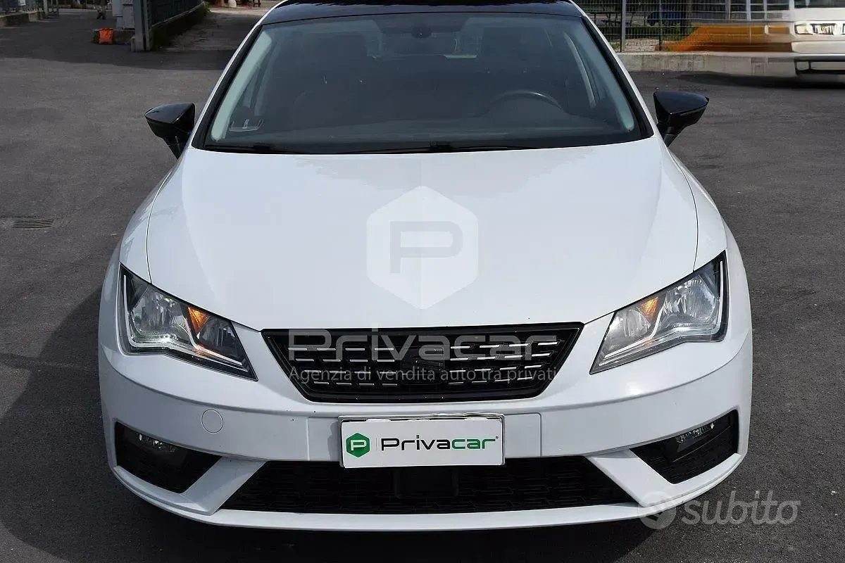 Käytetty Seat Leon XCELLENCE 131 HP (96 kW) 2019 Valkoinen Viistoperä