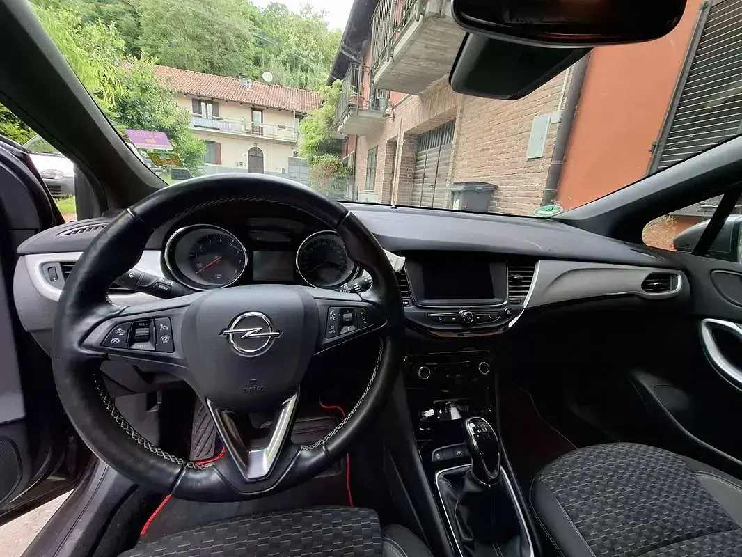 Usata Opel Astra GS Line 145 CV (106 kW) 2021 Grigio Berlina