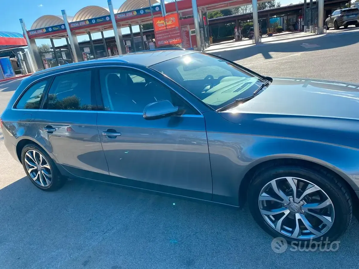 Usata Audi A4 143 CV (105 kW) 2012 Grigio Station wagon