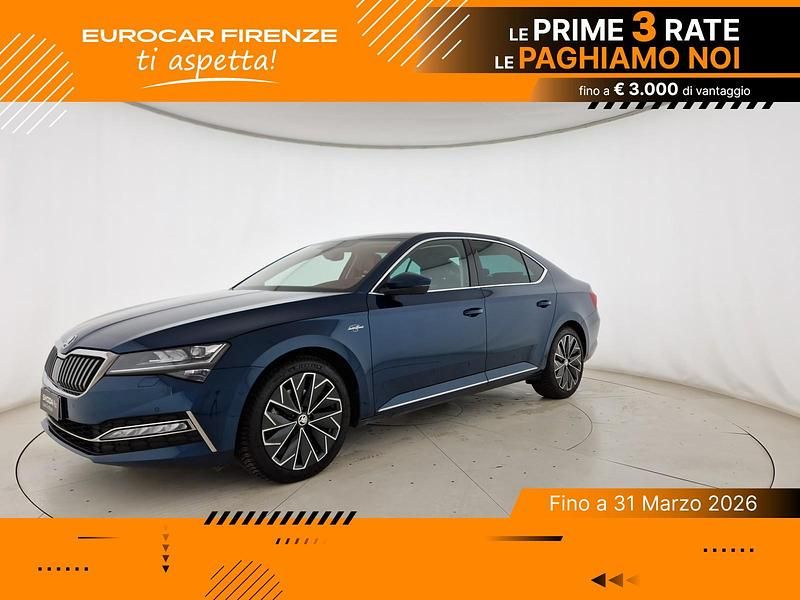 Usata Skoda Superb LAURIN & KLEMENT 200 CV (147 kW) 2022 Blu lava metallizzato Berlina