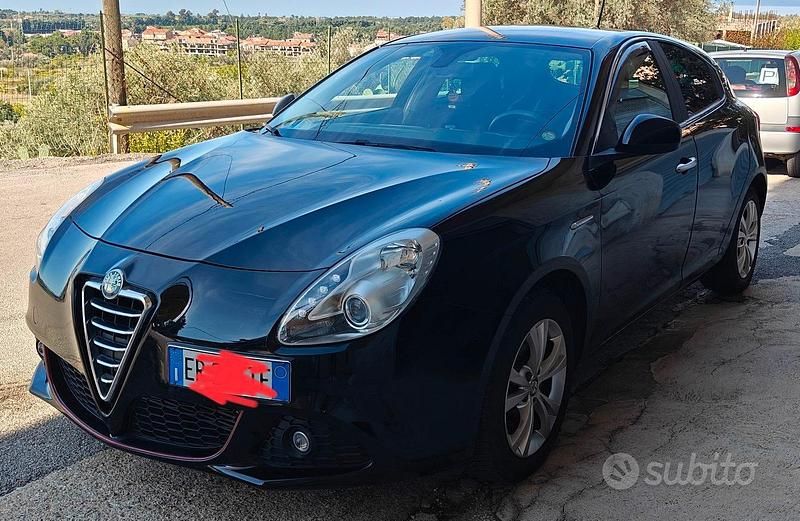 Nero Usata 2013 Alfa Romeo Giulietta Distinctive Tre volumi | 5499 € (Ottimo prezzo) - Immagine 1/4